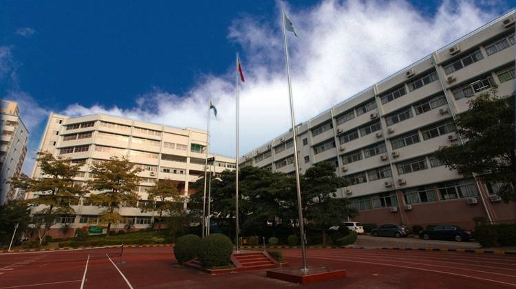 Shenzhen Lily Foreign Chinese School