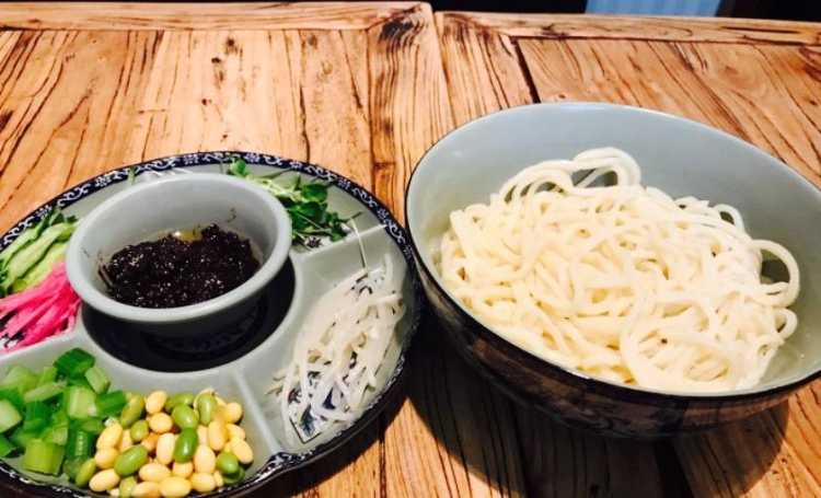 Four Seasons Minfu fried sauce noodle restaurant (Qianmen Langfang Erjo store)