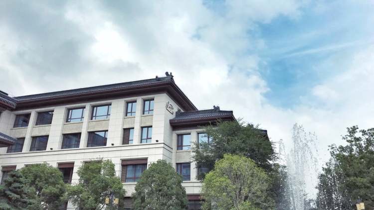 Yangzhou Slender West Lake Hot Spring Resort