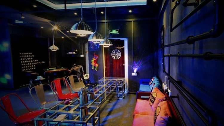 Cabin 1 bar-style party hall