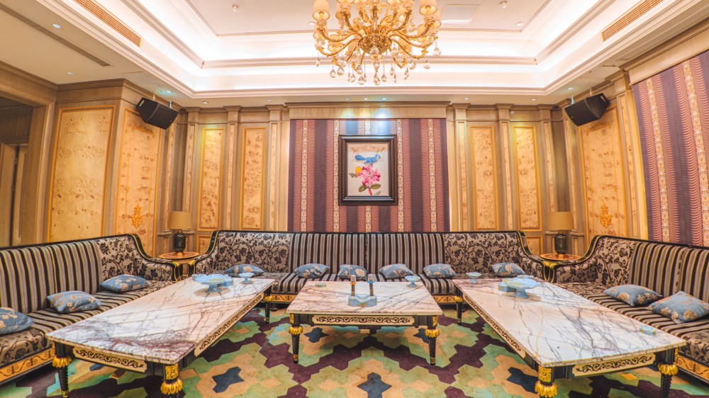 Fuyang is famous for nightclubs, and the places you have to go to are veteran